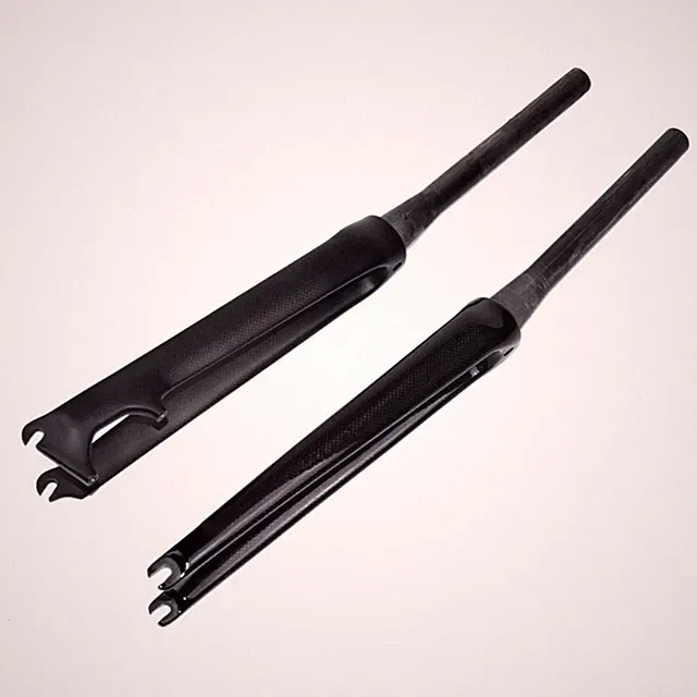 700C*28C Tire Travel Road Bike Carbon Fibre Hard Fork Disc Brake C Brake Taper