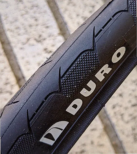 DURO BLACK 700 x 25C ROAD TOUR COMMUTE FIXED GEAR TRAIN TIRE NOS SHIPS FREE USA