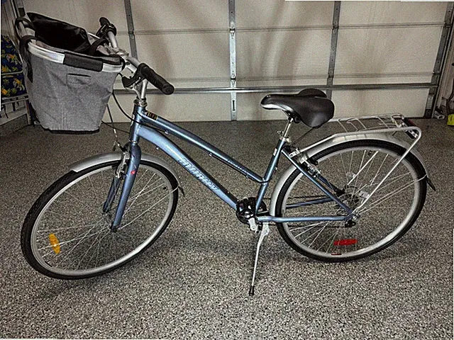 Infinity Boss.three 7-Speed 700c Ladies Comfort Bike - Gently Used, Smyrna GA